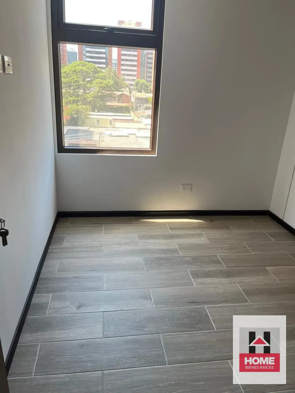 APARTAMENTO MODERNO DE 2 HABITACIONES CERCANO A OAKLAND — Apartamento en Venta en Biko, Zona 10, Guatemala, Ciudad — foto 7 de 13