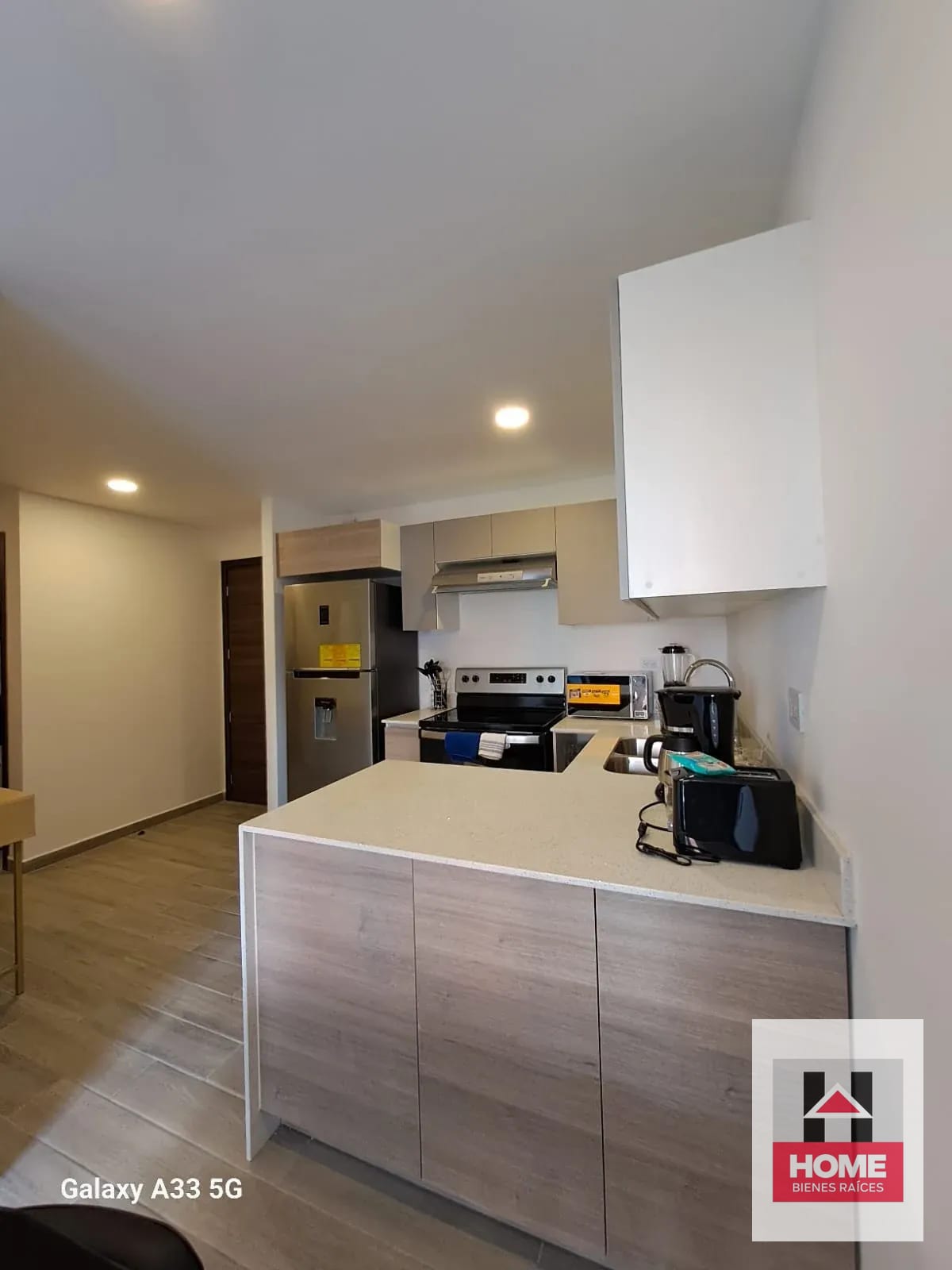 Alquiler de Apartamento una Habitacion Amueblado Zona 10 — Apartamento en Alquiler en Parque 10, Zona 10, Guatemala, Ciudad — foto 2 de 11