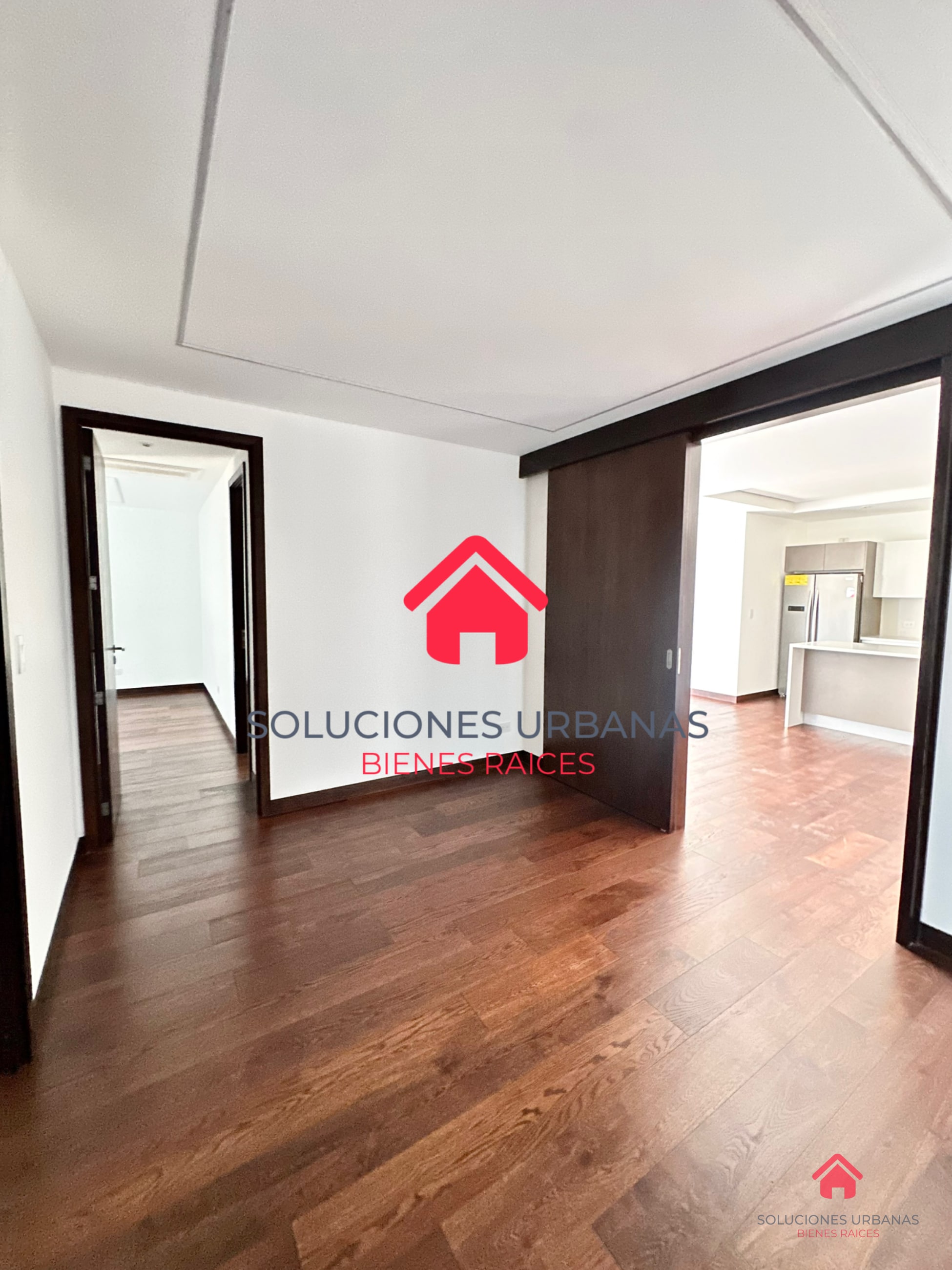 LINDO APARTAMENTO CON SALA FAMILIAR - 6