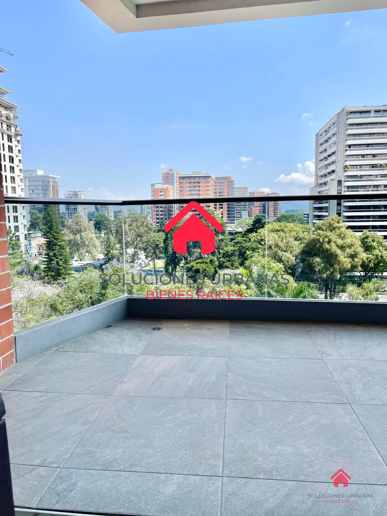 Lindo Apartamento Amueblado — Apartamento en Alquiler en Santa Sofía, Zona 10, Guatemala, Ciudad — foto 1 de 10