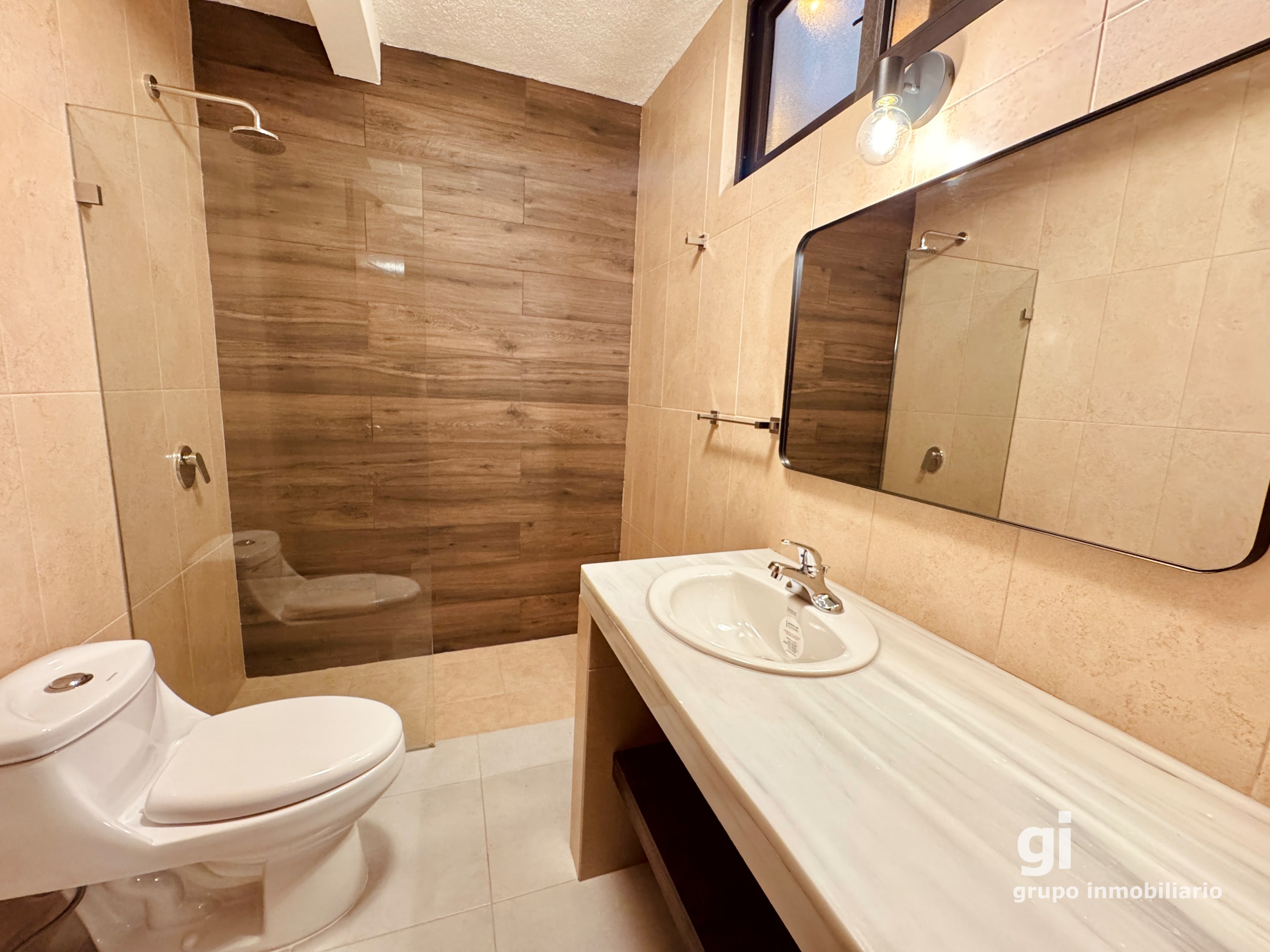 Apartamento Remodelado en Renta en Zona 10 | Excelente Ubicación - 12