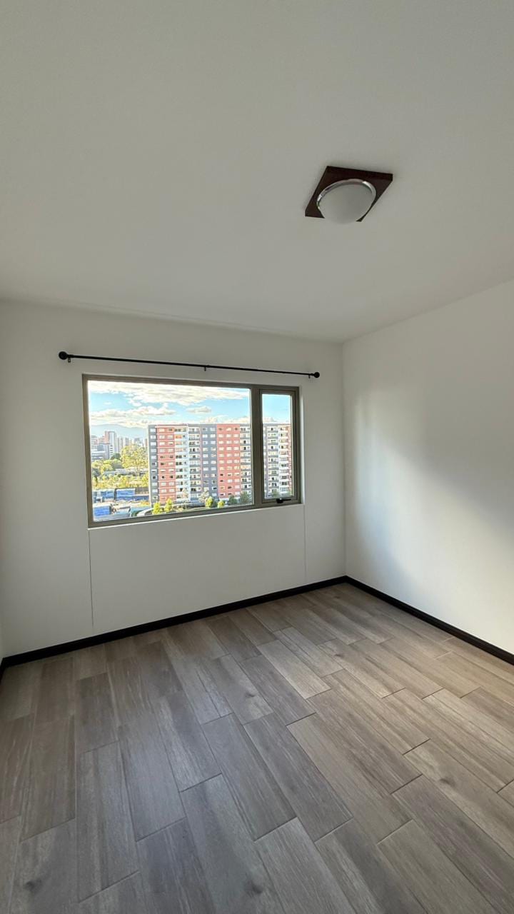 Apartamento en renta Segheria zona 14 — Apartamento en Alquiler en Segheria, Zona 14, Guatemala, Ciudad — foto 8 de 11
