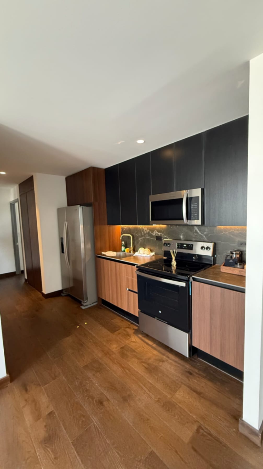Apartamento en renta Atarah zona 10 — Apartamento en Alquiler en Atarah, Zona 10, Guatemala, Ciudad — foto 1 de 17