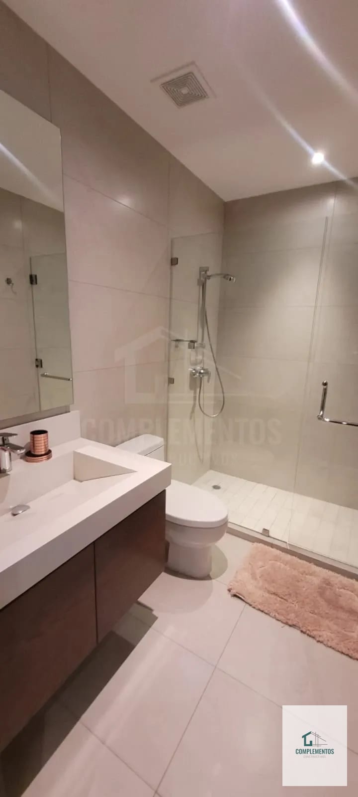 Santa Inés del Parque, Apartamento en Renta zona 14, 2hab. 108 M2 — Apartamento en Alquiler en Santa Inés del Parque, Zona 14, Guatemala, Ciudad — foto 8 de 10