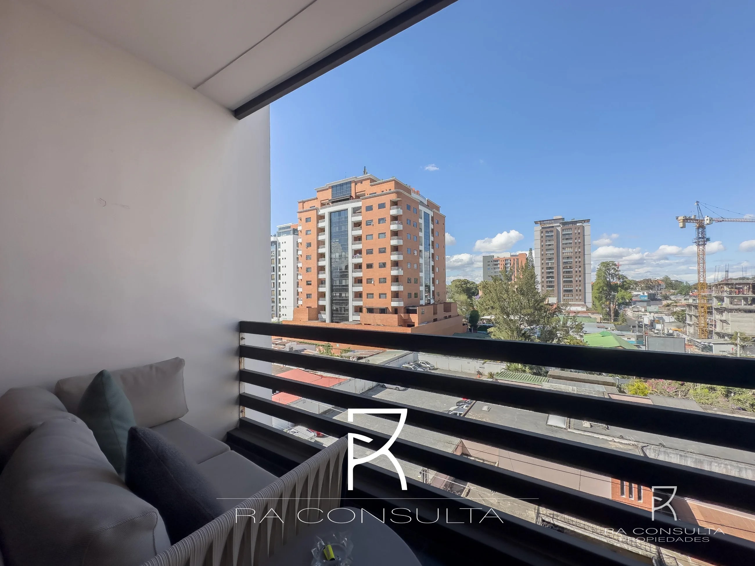 Apartamento Amplio en venta Zona 10 Torre del Valle 2 - 6