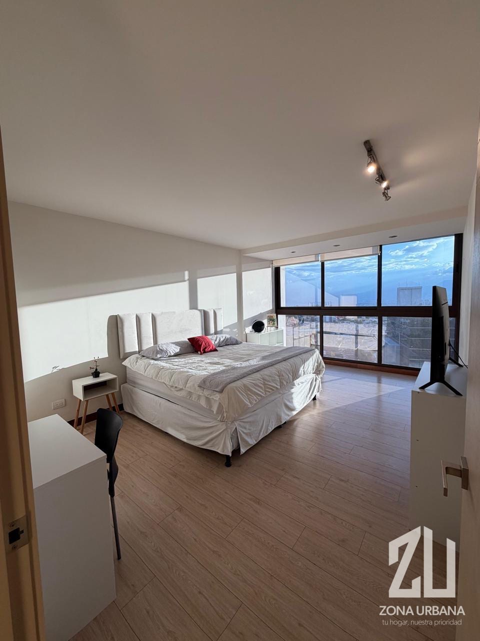 Apartamento en Renta Veinti4 Z10 — Apartamento en Alquiler en Veinti4, Zona 10, Guatemala, Ciudad — foto 10 de 14