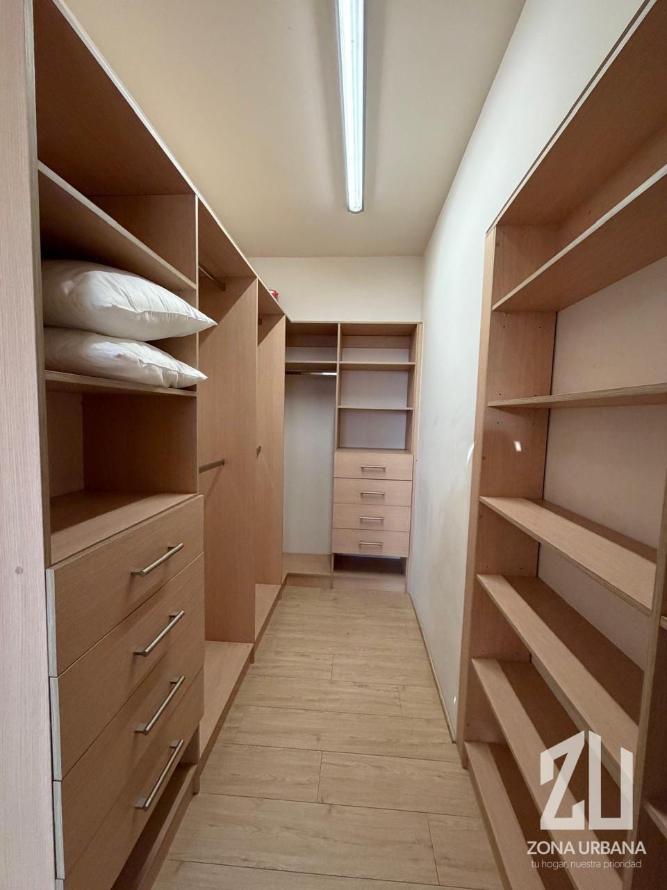 Apartamento en Renta Veinti4 Z10 — Apartamento en Alquiler en Veinti4, Zona 10, Guatemala, Ciudad — foto 11 de 14