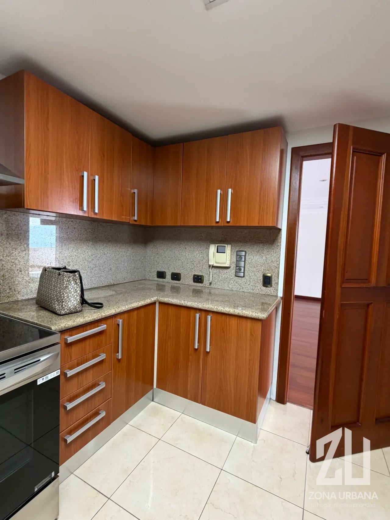 Amplio apartamento de 2 dormitorios con cocina equipada en Zona 14 — Apartamento en Alquiler en Marqués del Valle, Zona 14, Guatemala, Ciudad — foto 12 de 12