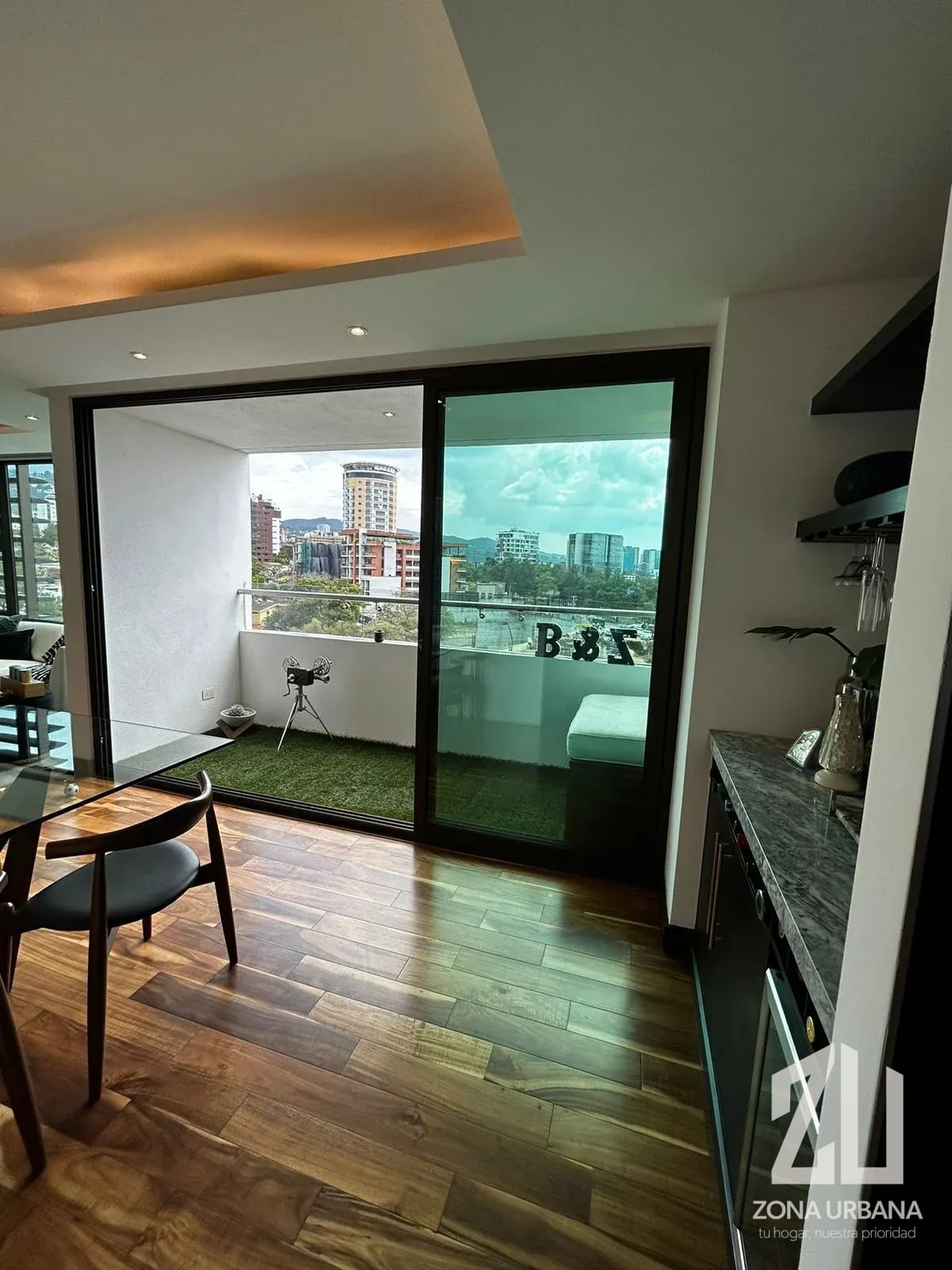 Apartamento amueblado con vistas a los volcanes Zona 15 — Apartamento en Venta en LIV, Zona 15, Guatemala, Ciudad — foto 4 de 7