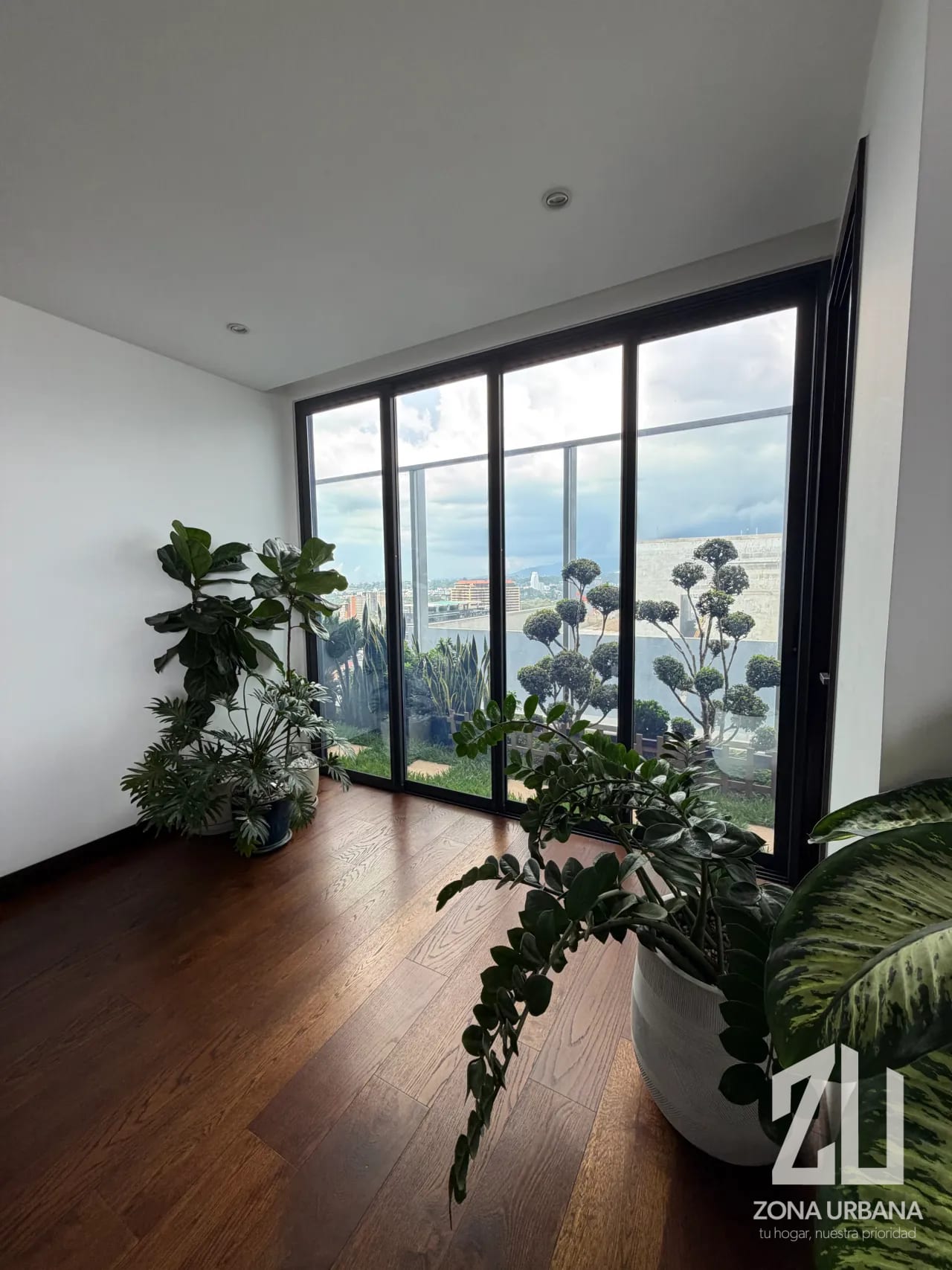 Penthouse de dos niveles con terraza privada y vistas desde las alturas de Zona 10 — Apartamento en Venta en Vasanta, Zona 10, Guatemala, Ciudad — foto 7 de 16
