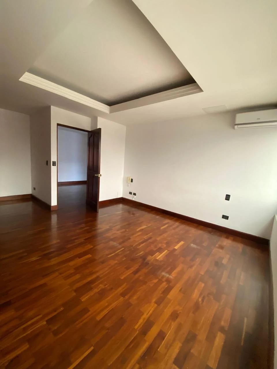 Apartamento Amplio en Venta en Zona 10 Edificio San Ignacio 2 — Apartamento en Venta en San Ignacio, Zona 10, Guatemala, Ciudad — foto 5 de 13
