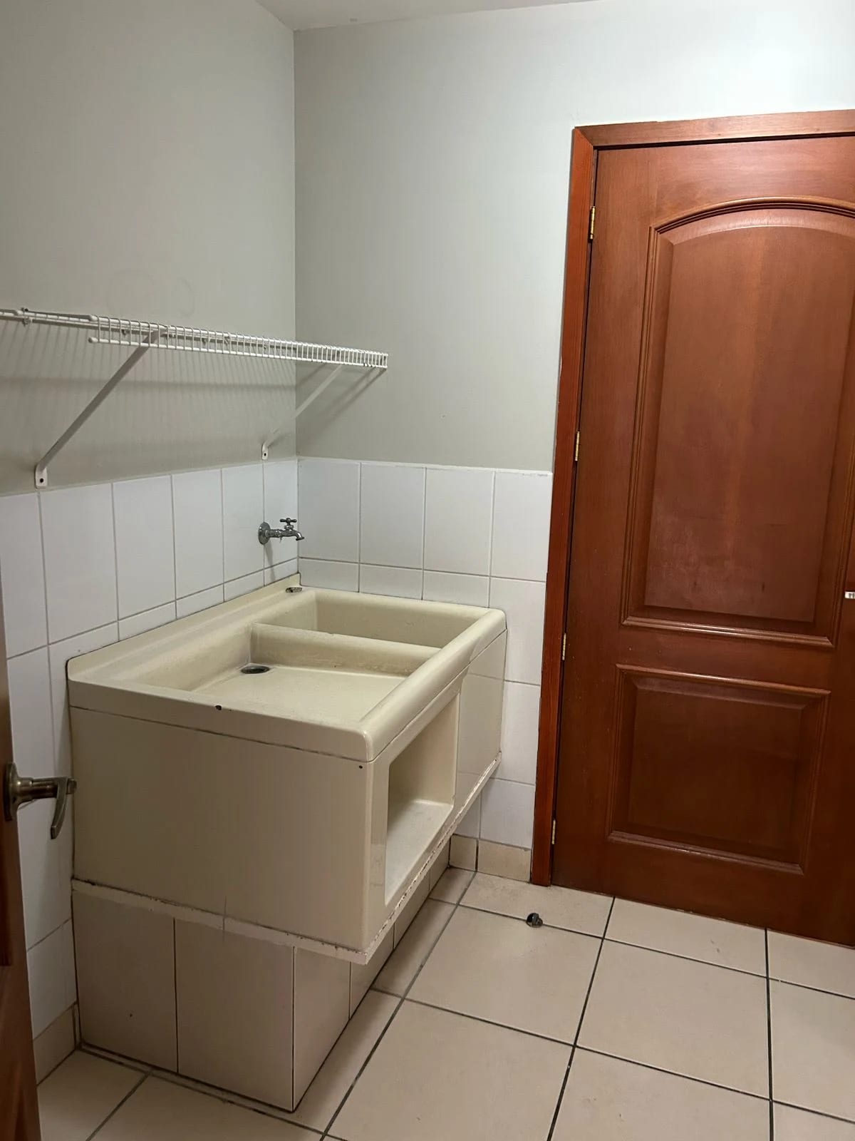 Apartamento en Venta en Jardines del Acueducto Zona 10 — Apartamento en Venta en Jardines del Acueducto, Zona 10, Guatemala, Ciudad — foto 4 de 17
