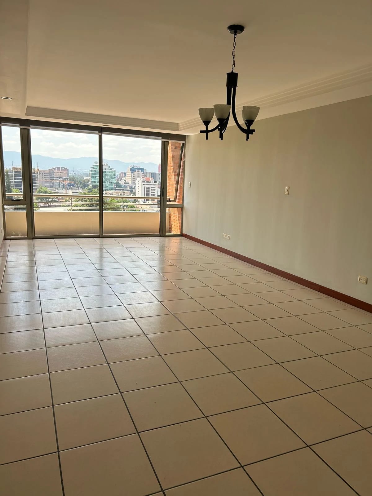 Apartamento en Venta en Jardines del Acueducto Zona 10 — Apartamento en Venta en Jardines del Acueducto, Zona 10, Guatemala, Ciudad — foto 16 de 17