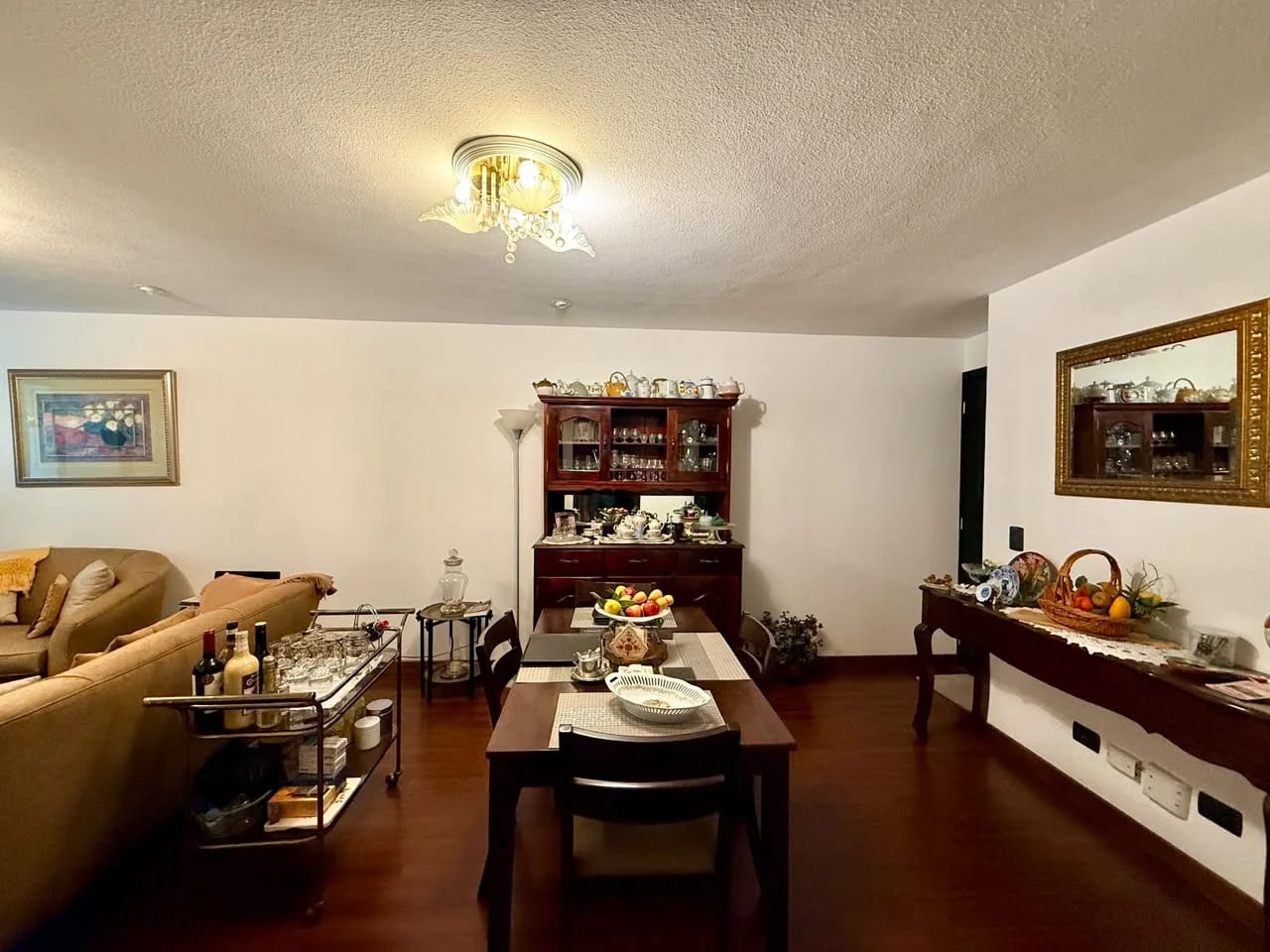 Apartamento con Jardín en Venta en Bosques de Euskadi Zona 16 — Apartamento en Venta en Bosques de Euskadi, Zona 16, Guatemala, Ciudad — foto 5 de 17