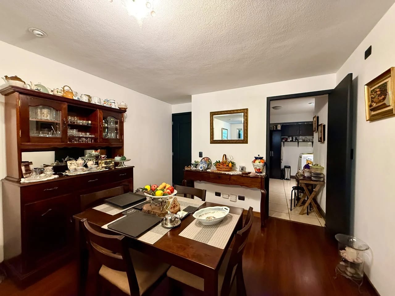 Apartamento con Jardín en Venta en Bosques de Euskadi Zona 16 — Apartamento en Venta en Bosques de Euskadi, Zona 16, Guatemala, Ciudad — foto 7 de 17