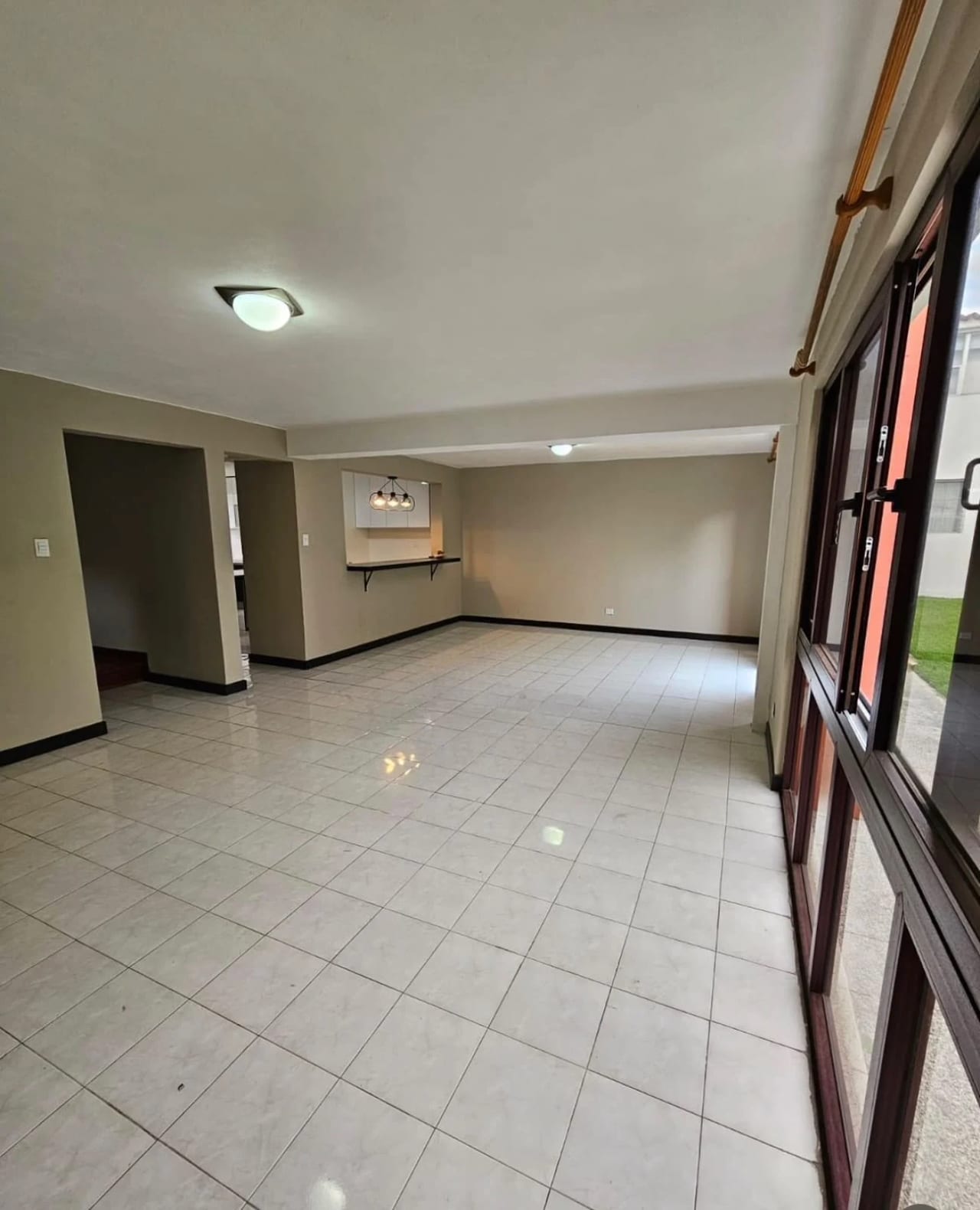 Townhouse en Venta o Alquiler – en Vh 2 Zona 15 + 1 — Apartamento en Venta en Vista Hermosa II, Zona 15, Guatemala, Ciudad — foto 4 de 9