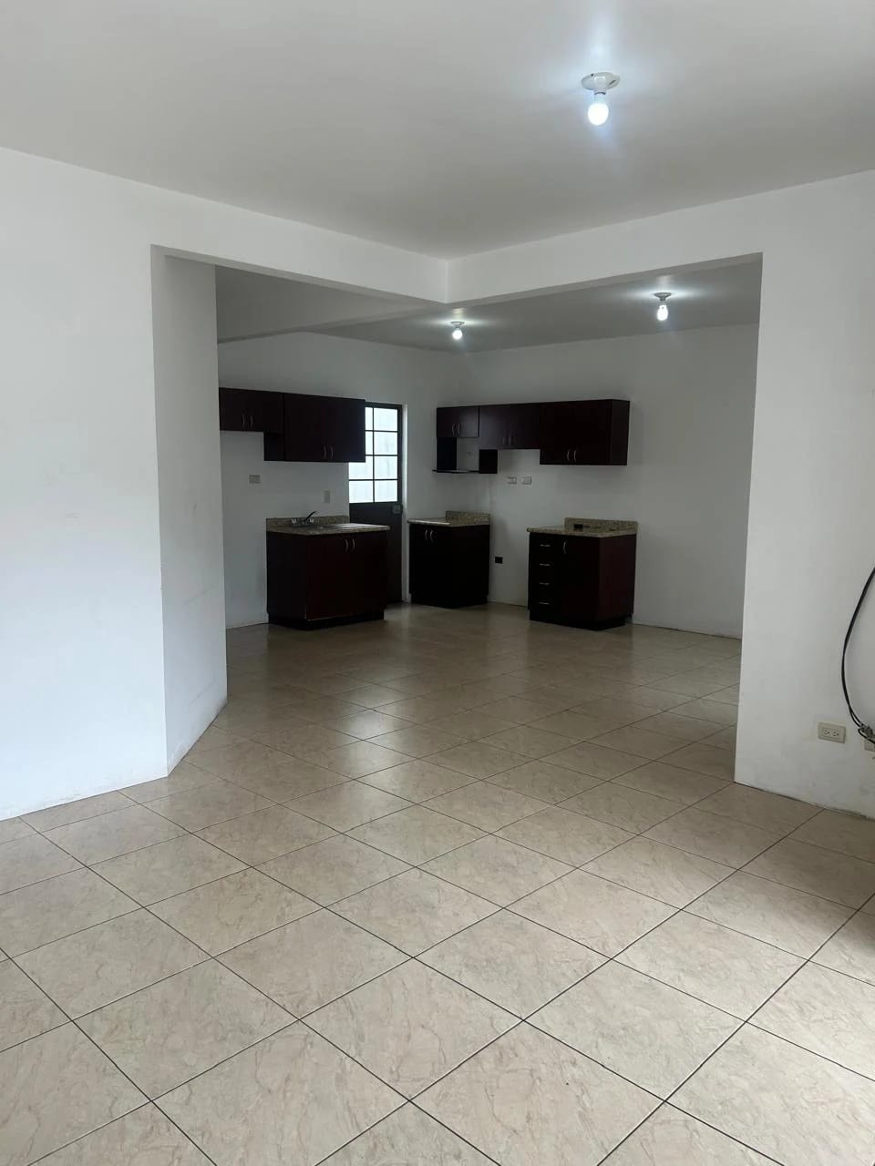 APARTAMENTO EN ALQUILER PRIMER NIVEL HACIENDA REAL — Apartamento en Venta en Hacienda Real, Zona 16, Guatemala, Ciudad — foto 2 de 9