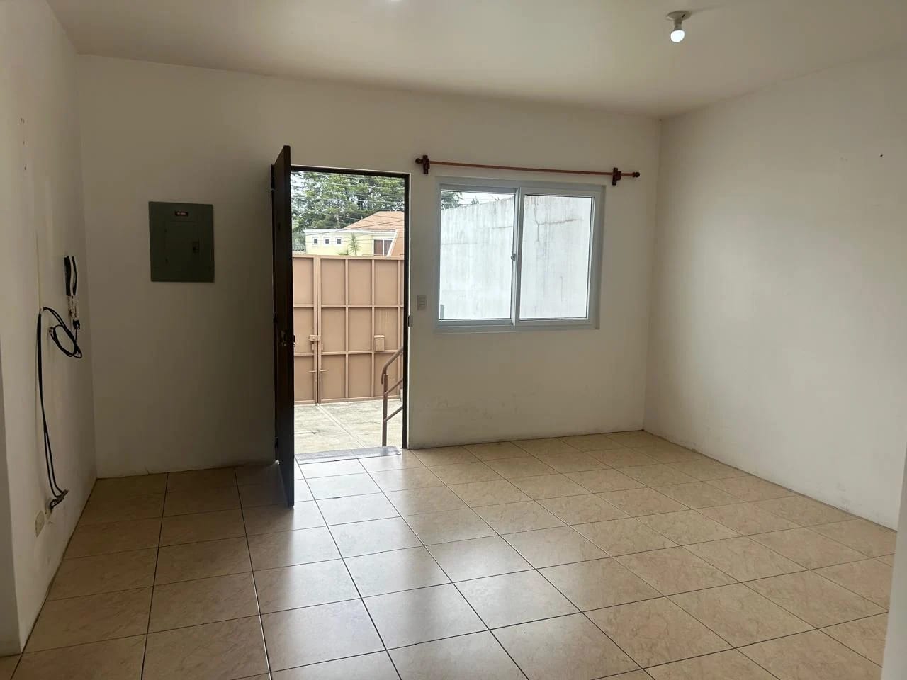 APARTAMENTO EN ALQUILER PRIMER NIVEL HACIENDA REAL — Apartamento en Venta en Hacienda Real, Zona 16, Guatemala, Ciudad — foto 4 de 9