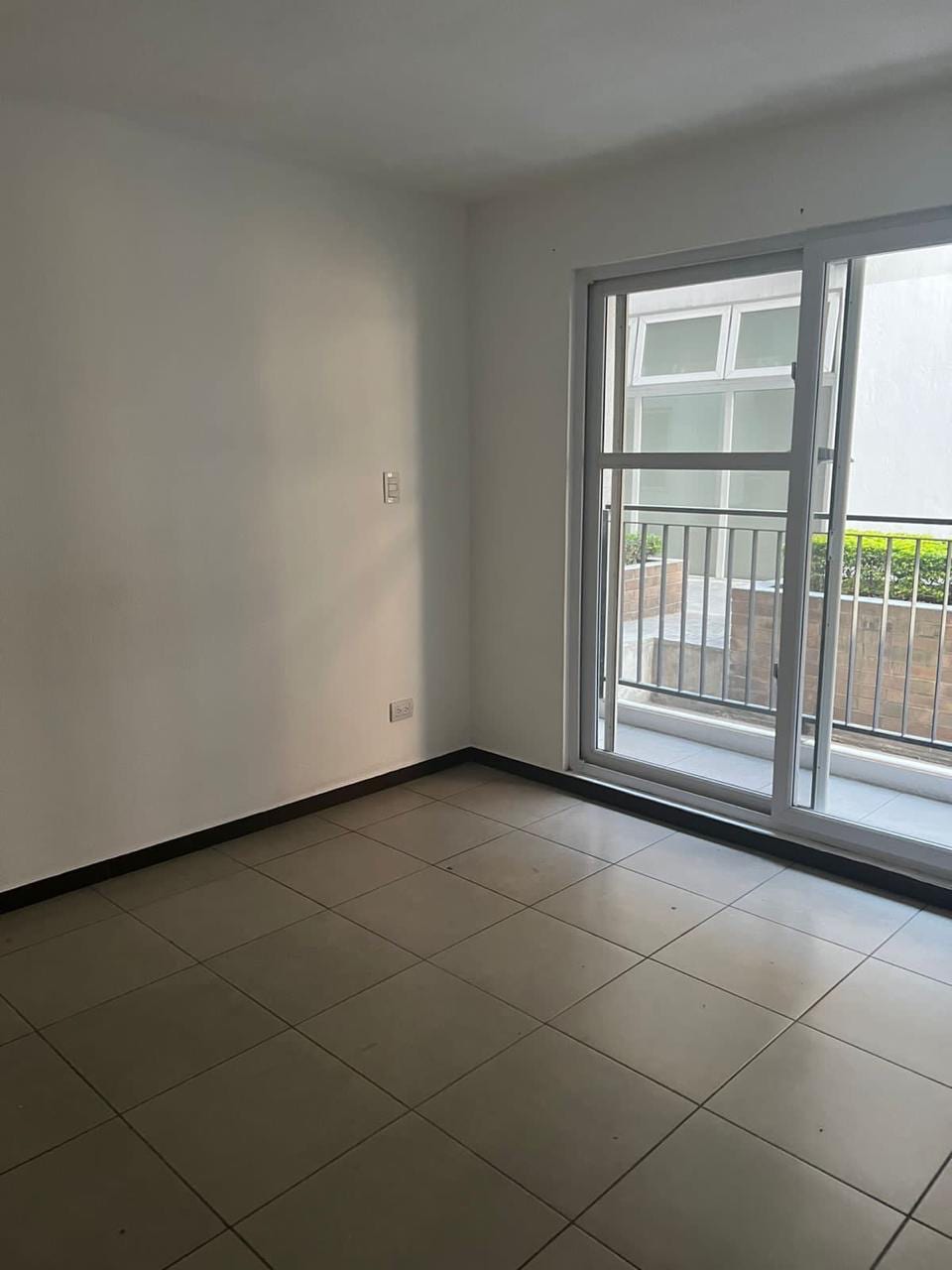 Apartamento Primer Nivel Parque 11 — Apartamento en Alquiler en Parque 11, Zona 11, Guatemala, Ciudad — foto 14 de 14