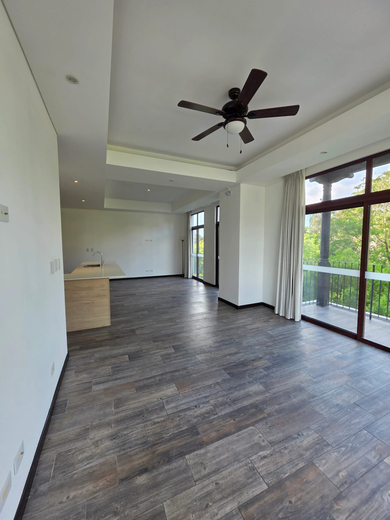 Lindo e iluminado apartamento en renta Lirios de Cayalá zona 16 — Apartamento en Alquiler en Lirios de Cayalá I, Zona 16, Guatemala, Ciudad — foto 3 de 8