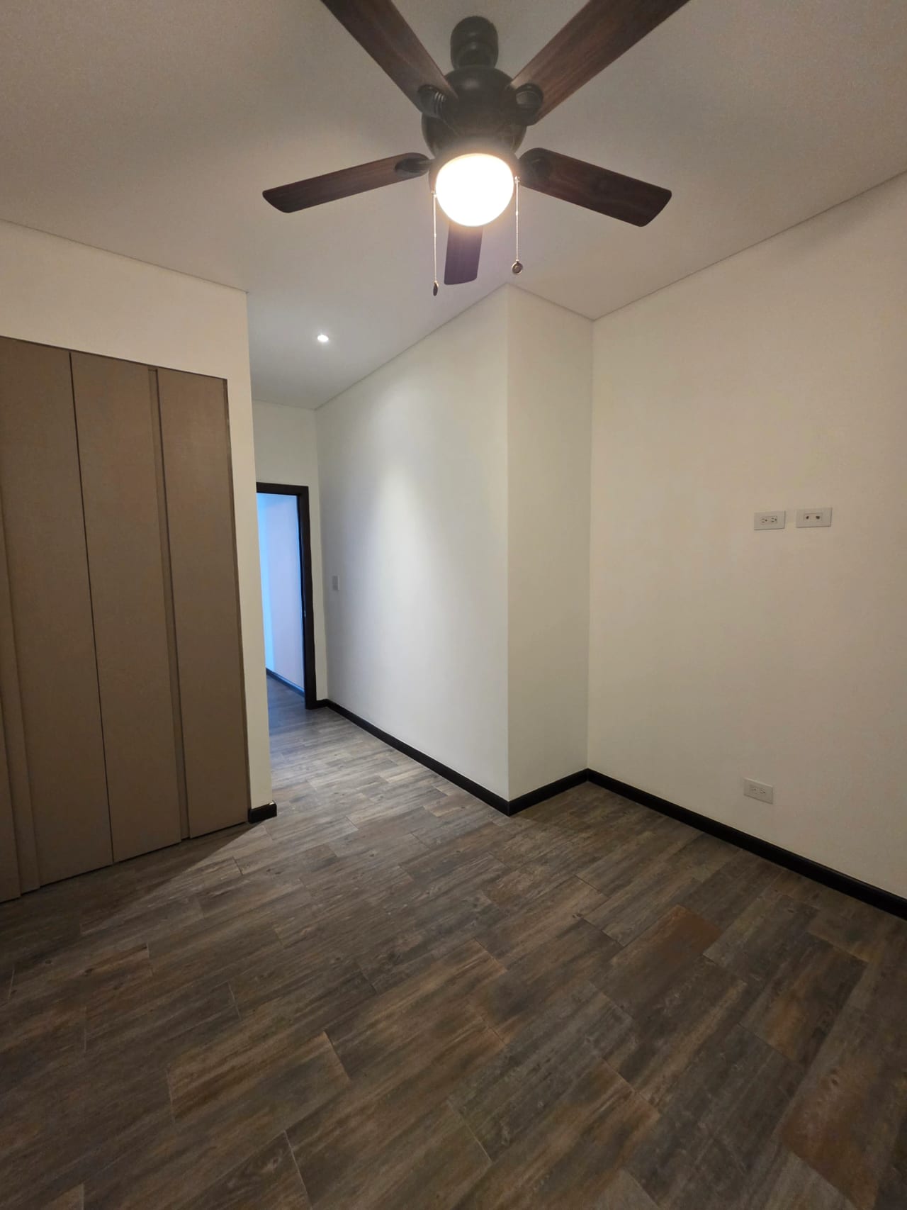 Lindo e iluminado apartamento en renta Lirios de Cayalá zona 16 — Apartamento en Alquiler en Lirios de Cayalá I, Zona 16, Guatemala, Ciudad — foto 6 de 8