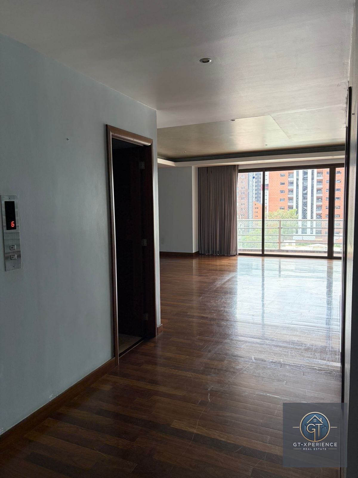 Lindo y amplio apartamento en Zona 10 — Apartamento en Alquiler en Zona 10, Guatemala, Ciudad — foto 1 de 13