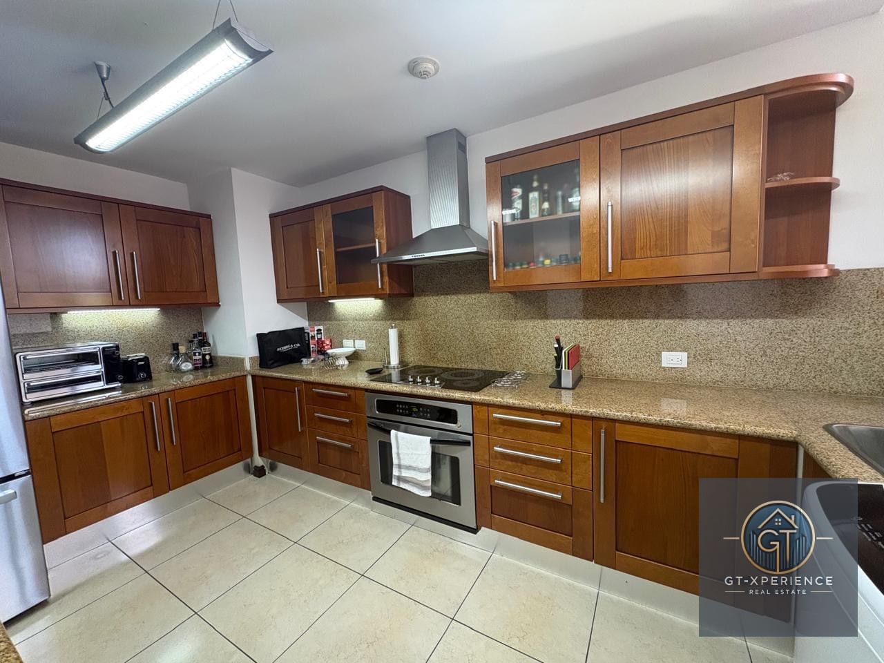 Lindo y amplio apartamento en zona 14 — Apartamento en Alquiler en Zona 14, Guatemala, Ciudad — foto 2 de 7