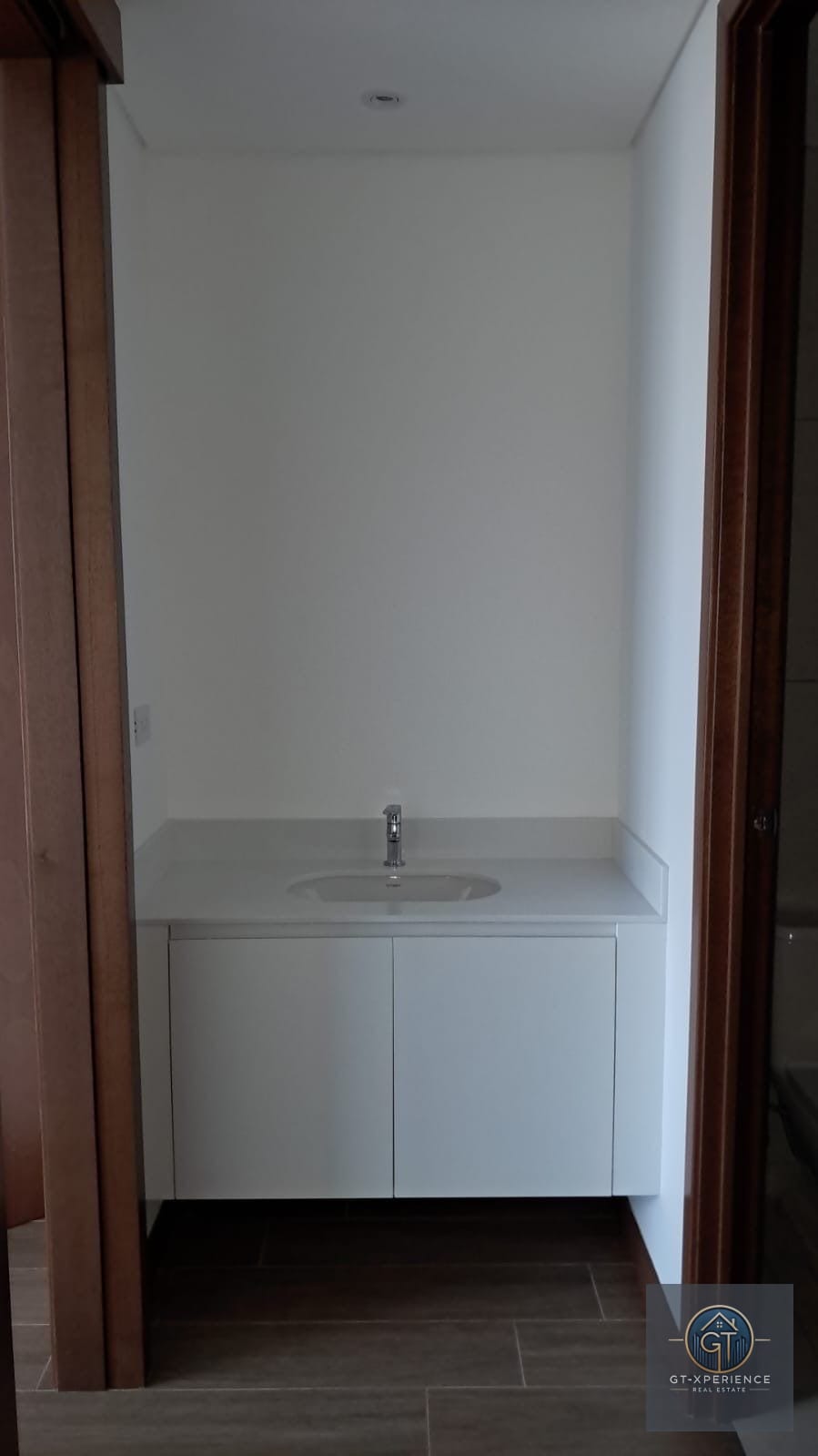 Apartamento en renta en Edificio FERRÉ DIEZ zona 10 — Apartamento en Alquiler en Ferré Diez, Zona 10, Guatemala, Ciudad — foto 9 de 11