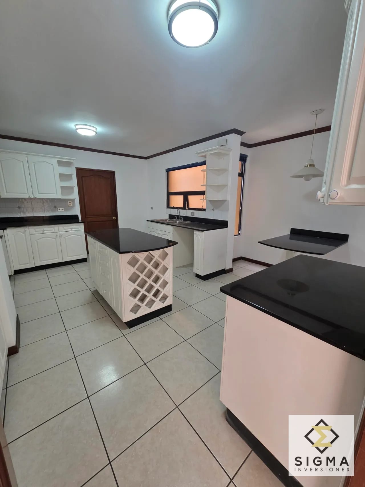 Apartamento en Venta, Zona 10, para remodelar. Cerca de CC La Estación — Apartamento en Venta en Torre Castelar, Zona 10, Guatemala, Ciudad — foto 3 de 17