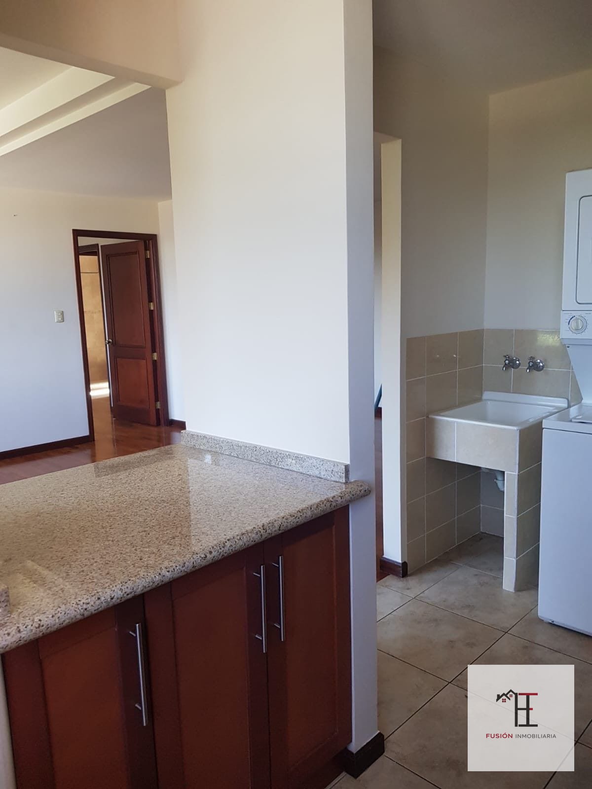 Apartamento en alquiler Las Pilas Zona 15 — Apartamento en Alquiler en Las Pilas, Zona 15, Guatemala, Ciudad — foto 8 de 10