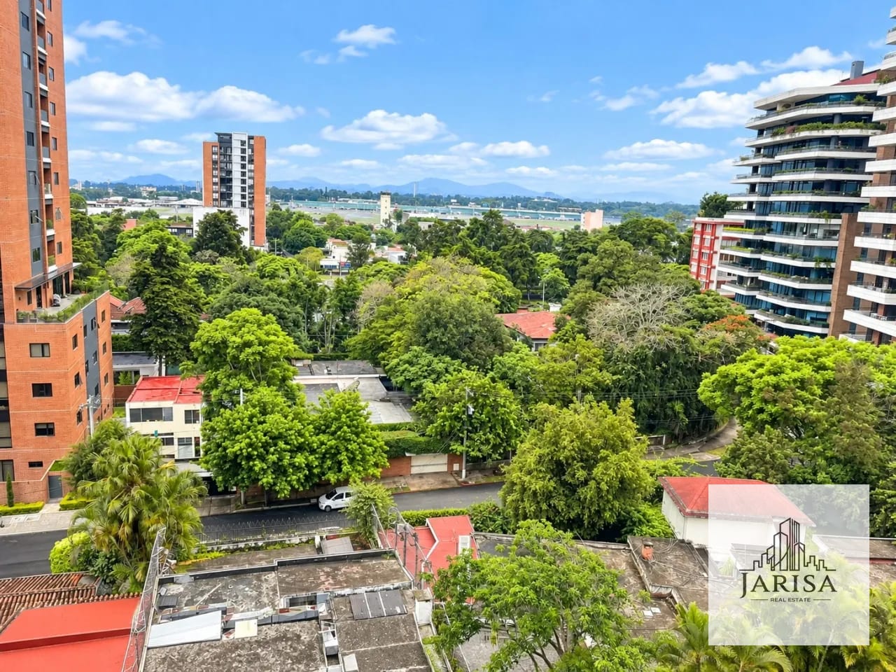 Amplio Apartamento en Renta Zona 14 — Apartamento en Alquiler en Zona 14, Guatemala, Ciudad — foto 4 de 10