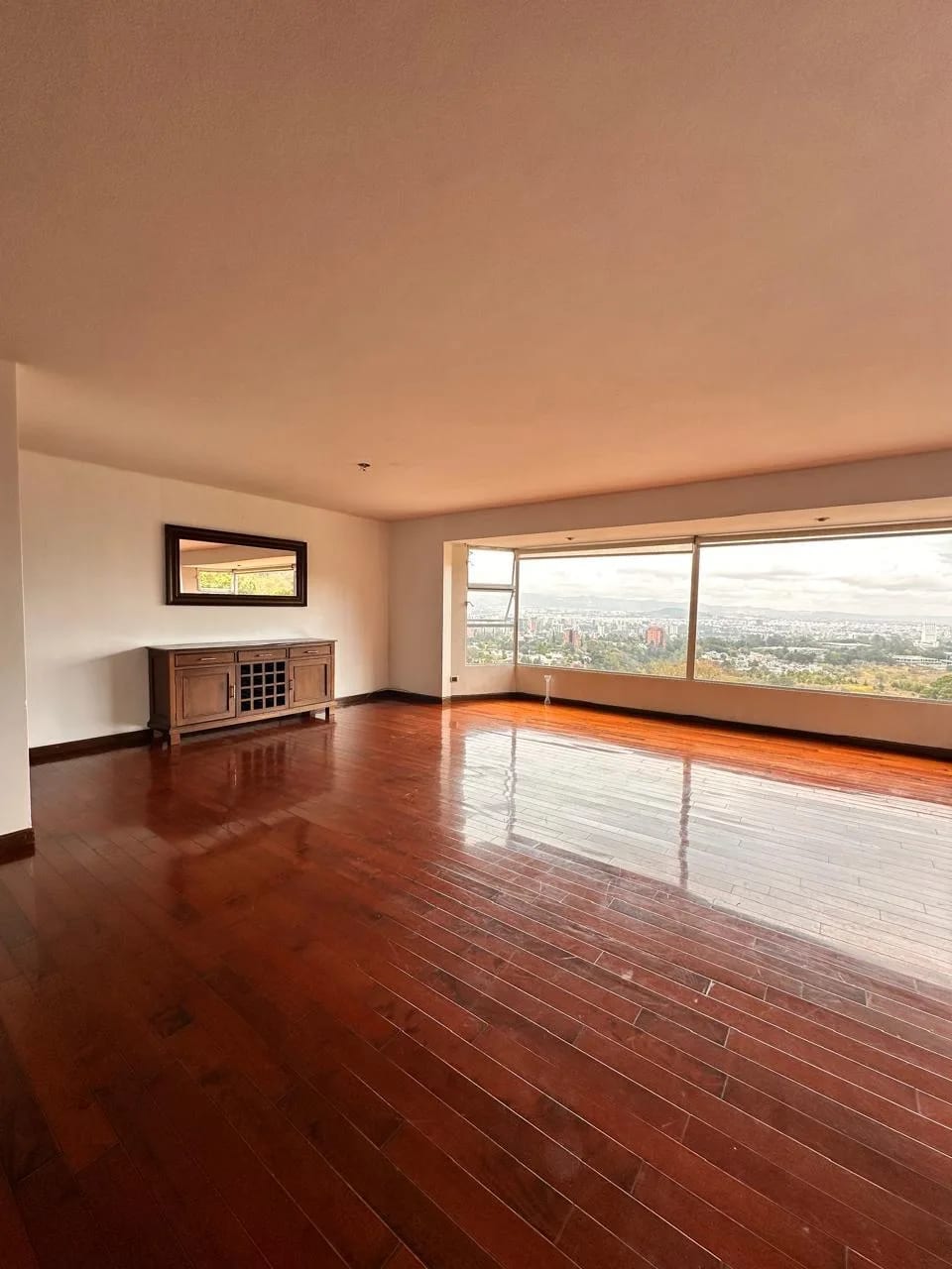 Casa en renta en zona 15!! — Apartamento en Alquiler en Zona 15, Guatemala, Ciudad — foto 2 de 8