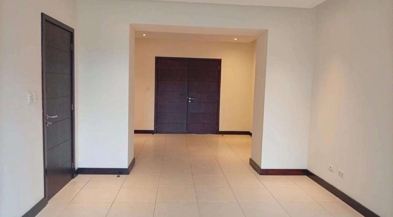 Apto en renta en zona 14, edificio antiguo — Apartamento en Alquiler en Zona 14, Guatemala, Ciudad — foto 4 de 8