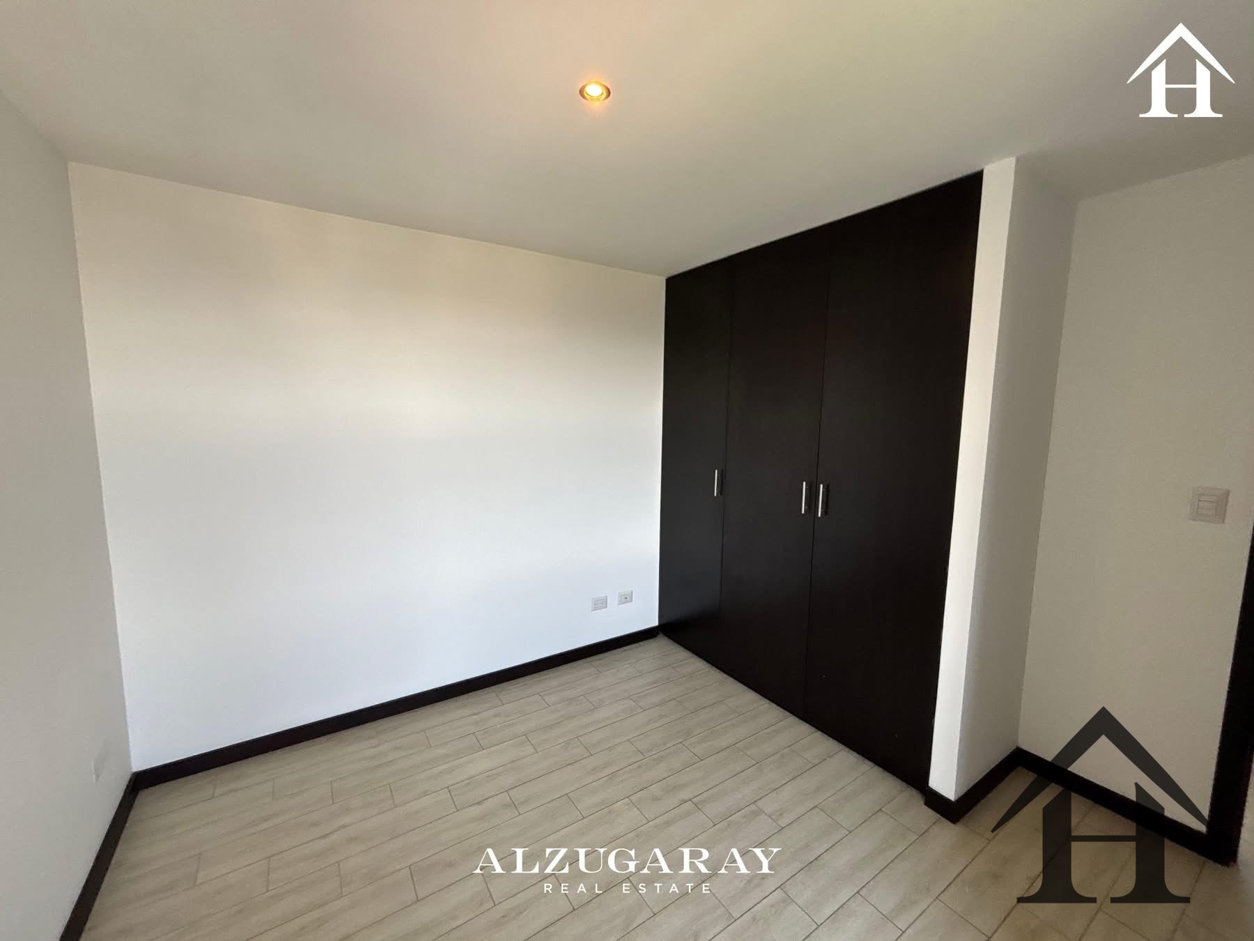 Apartamento amplio con balcón torre 360 zona 15 - 8