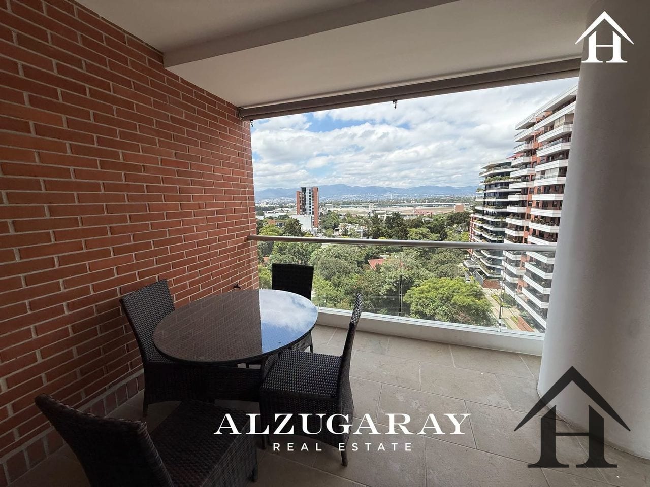 Apartamento nivel completo Edificio AKOYA zona 14 — Apartamento en Venta en Akoya, Zona 14, Guatemala, Ciudad — foto 2 de 12