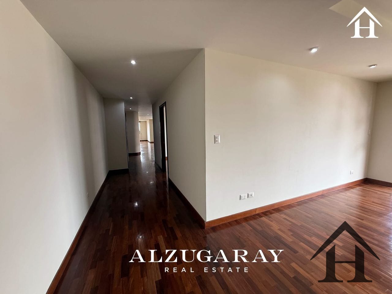 Apartamento nivel completo Edificio AKOYA zona 14 — Apartamento en Venta en Akoya, Zona 14, Guatemala, Ciudad — foto 10 de 12