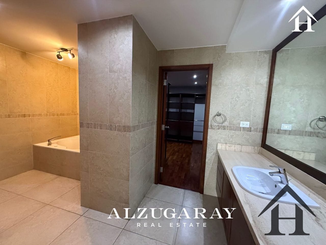 Apartamento nivel completo Edificio AKOYA zona 14 — Apartamento en Venta en Akoya, Zona 14, Guatemala, Ciudad — foto 12 de 12