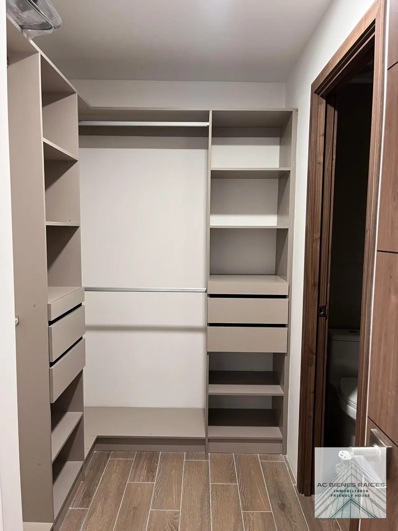 Parque 14 apto amueblado 2 habitaciones — Apartamento en Alquiler en Zona 14, Guatemala, Ciudad — foto 7 de 11