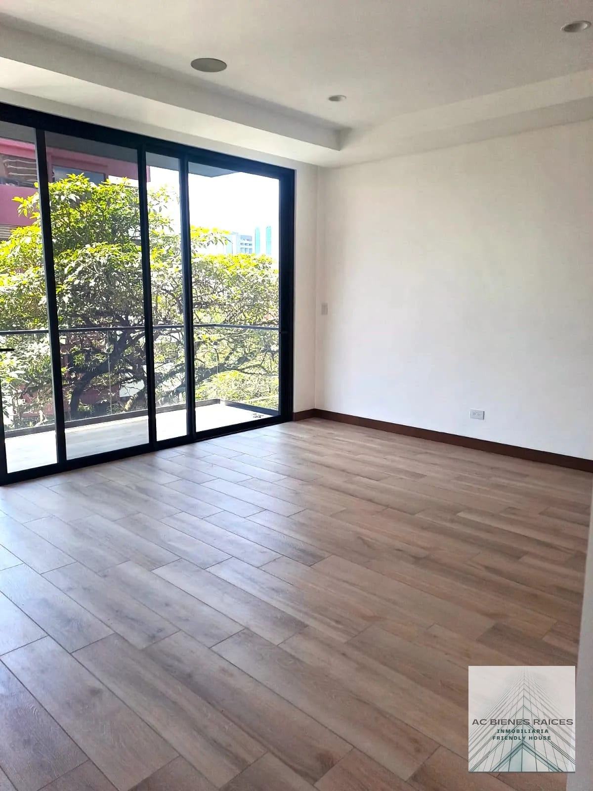 Ferre 10 Renta — Apartamento en Alquiler en Ferré Diez, Zona 10, Guatemala, Ciudad — foto 1 de 17