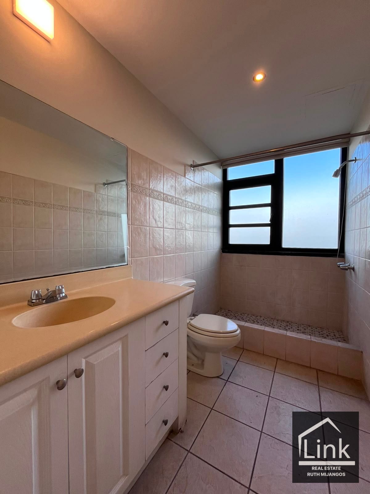 Precioso Apartamento en RENTA zona 14 — Apartamento en Alquiler en Santorini, Zona 14, Guatemala, Ciudad — foto 8 de 15
