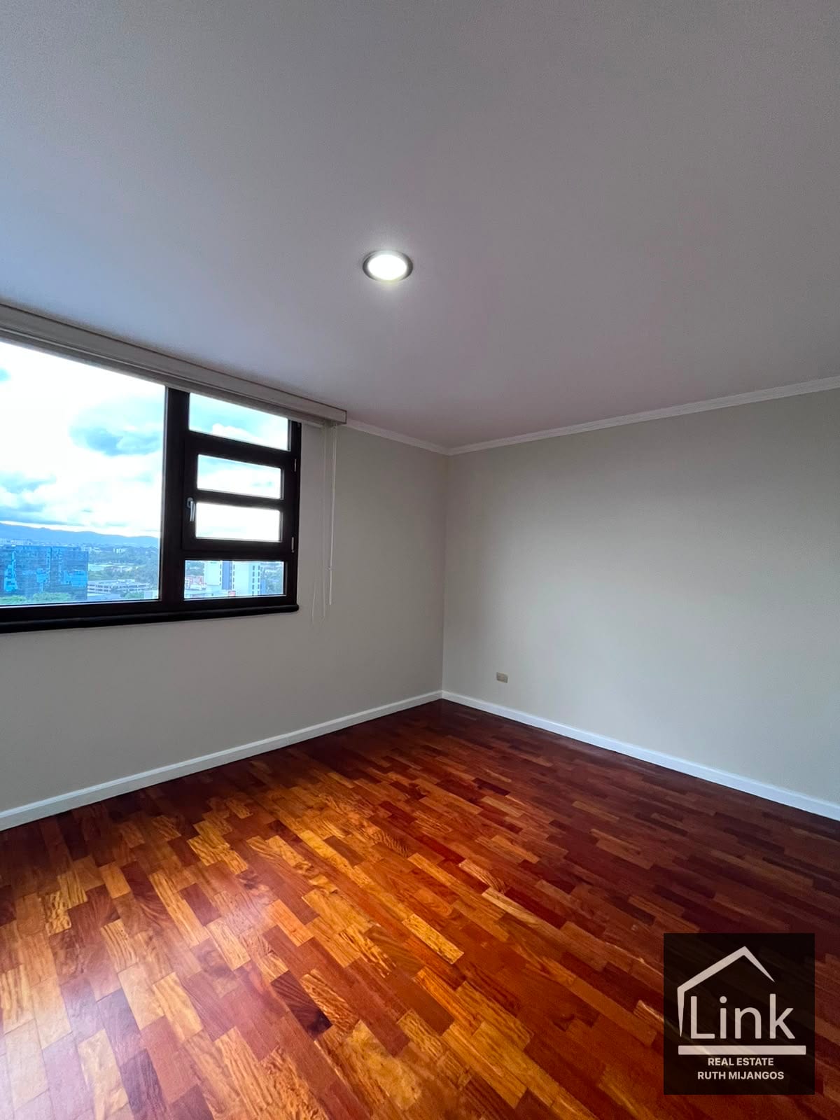 Precioso Apartamento en RENTA zona 14 — Apartamento en Alquiler en Santorini, Zona 14, Guatemala, Ciudad — foto 13 de 15