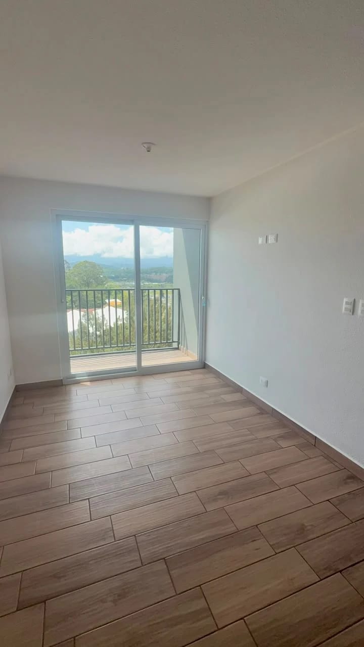 Se Renta Apartamento en Edificio Lares en Zona 16, San Gaspar — Apartamento en Venta en Zona 16, Guatemala, Ciudad — foto 1 de 3