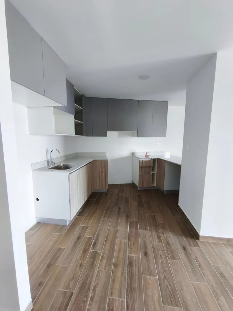Apartamento en venta Zona 14, Edificio Parque 14 — Apartamento en Venta en Parque 14, Zona 14, Guatemala, Ciudad — foto 4 de 8