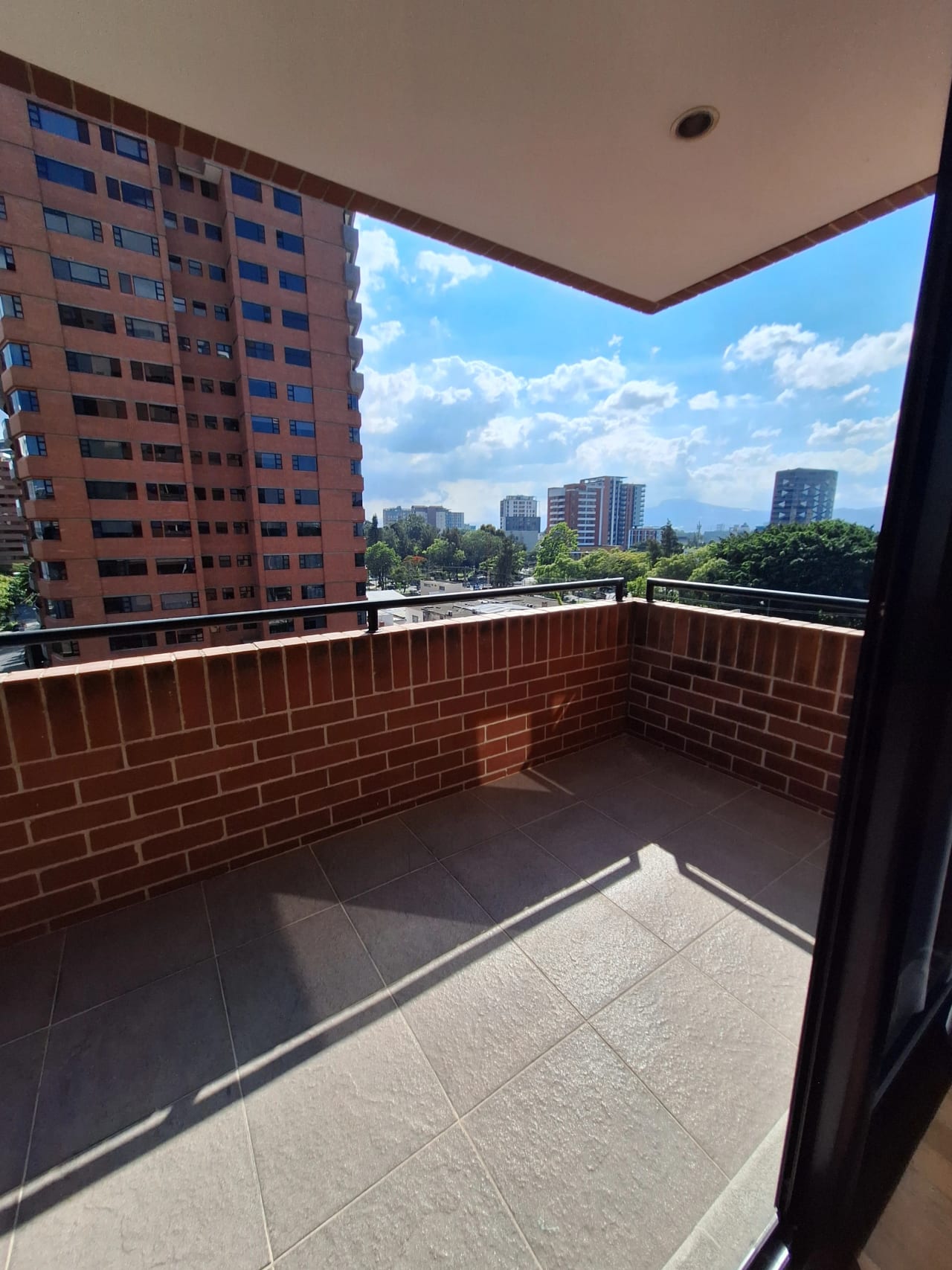 Apartamento en Alquiler Torre Condesa Z 14 — Apartamento en Alquiler en Zona 14, Guatemala, Ciudad — foto 13 de 17
