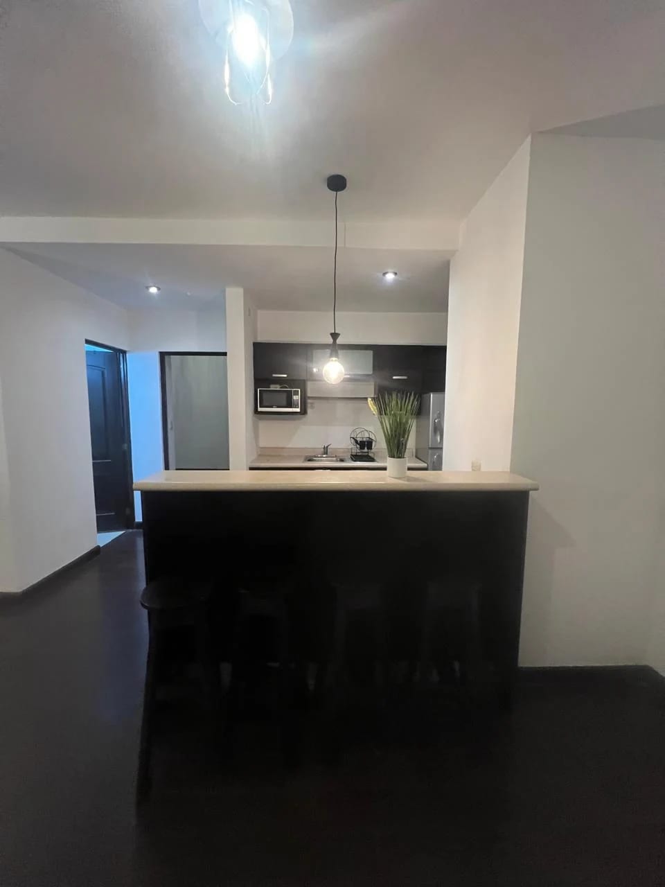 Lindo Apto Rodeado Vegetación KM 17 Carr a Rl Salvador Cerca Sporta — Apartamento en Alquiler en Villa Tiepolo, Carretera a El Salvador, Guatemala, Ciudad — foto 6 de 8