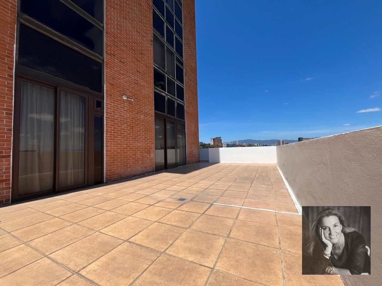 Apartamento con Amplios Balcones en Renta – Zona 15 - 7