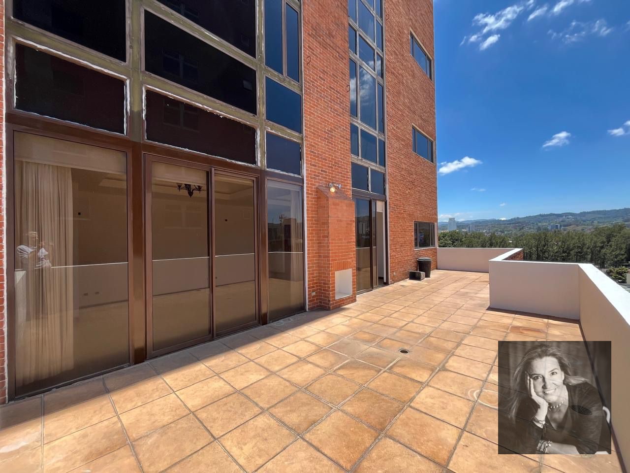 Apartamento con Amplios Balcones en Renta – Zona 15 - 9