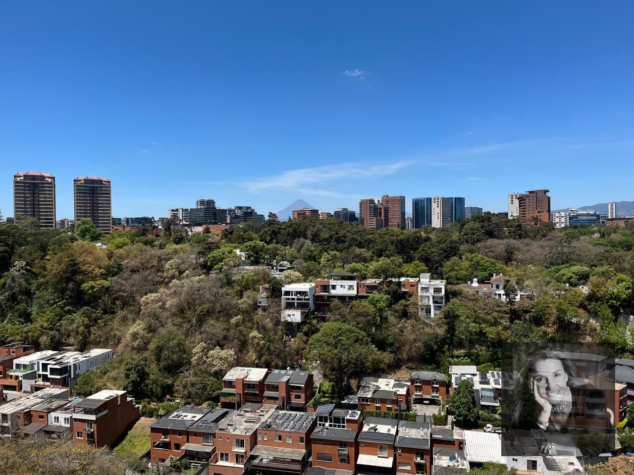 Apartamento con Amplios Balcones en Renta – Zona 15 - 10