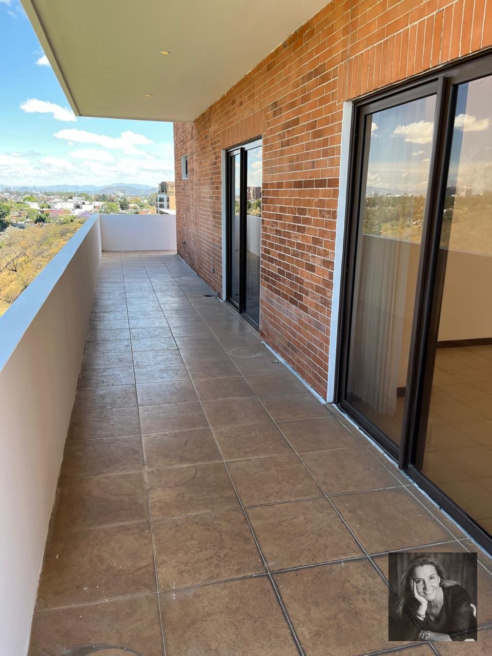 Apartamento con Amplios Balcones en Renta – Zona 15 - 8