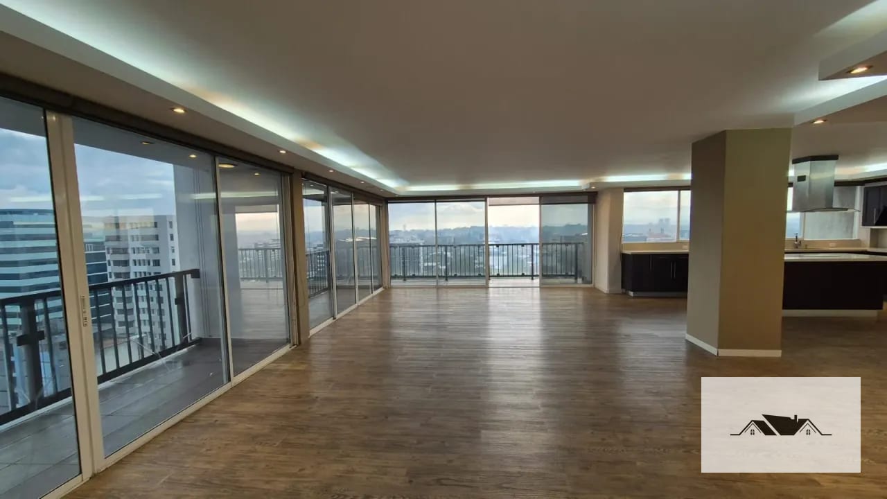 En Venta o Renta Amplio Apartamento Remodelado Zona 10 — Apartamento en Venta en Ciudad Vieja, Zona 10, Guatemala, Ciudad — foto 11 de 14